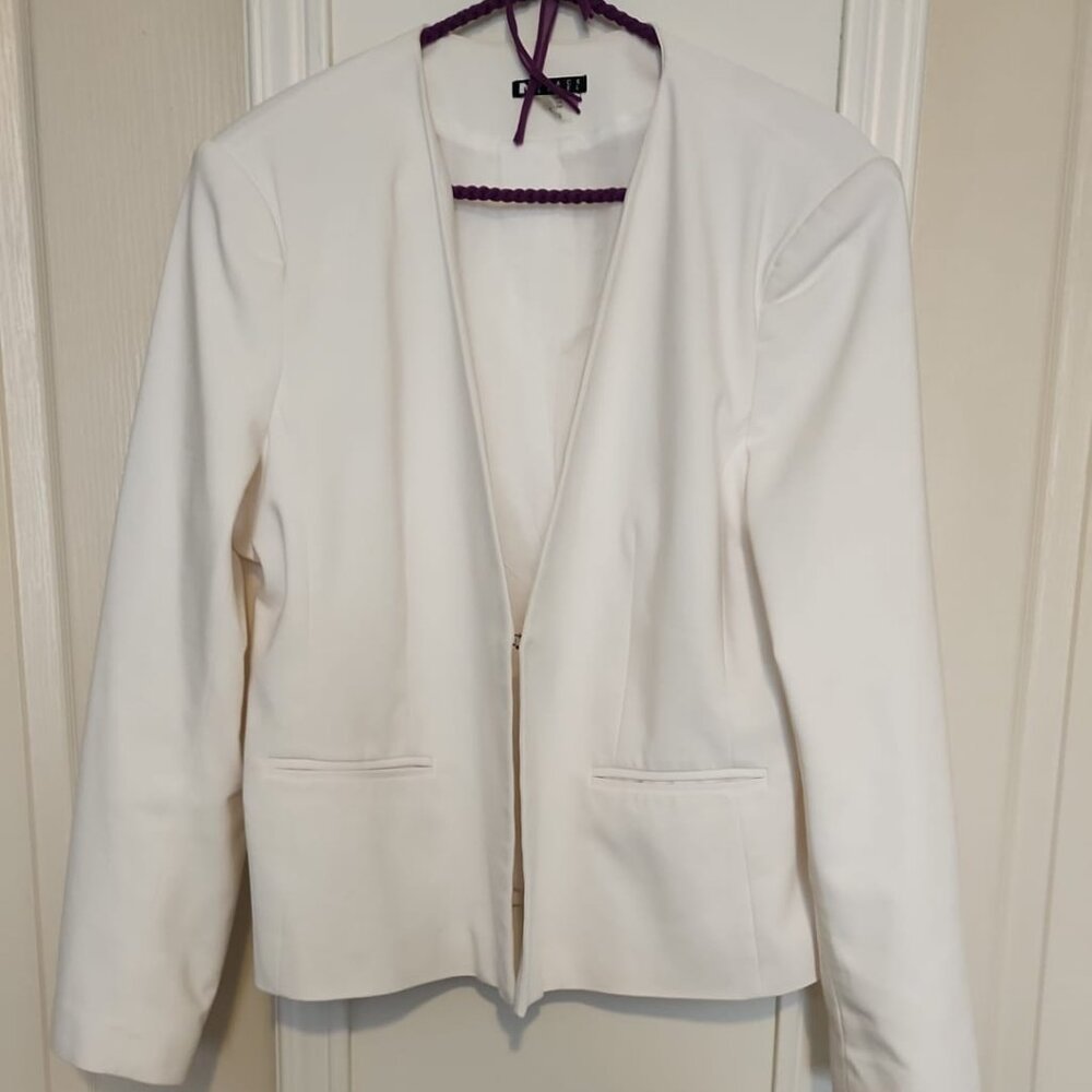 Black Label, Office White Blazer, 1 pocket opens, modern good thick material, XL
